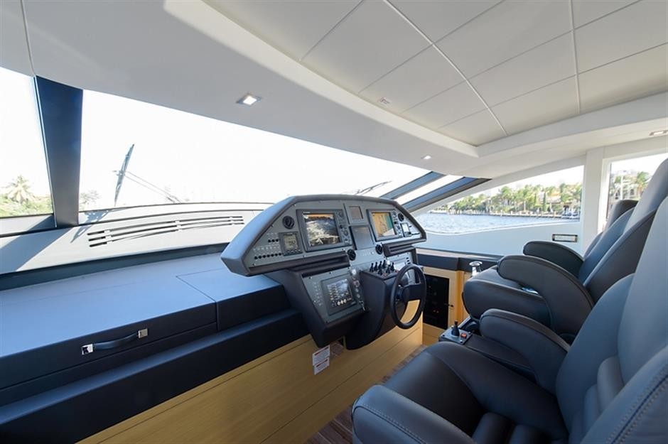 The 25m Yacht PERSHING 82