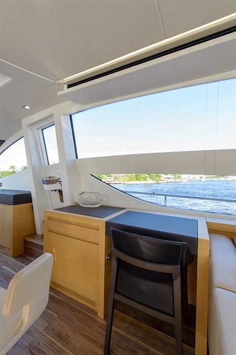 The 25m Yacht PERSHING 82