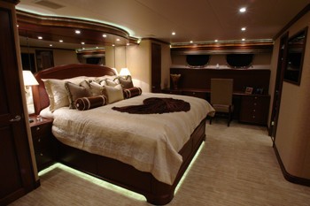 The 25m Yacht SEAS THE MOMENT