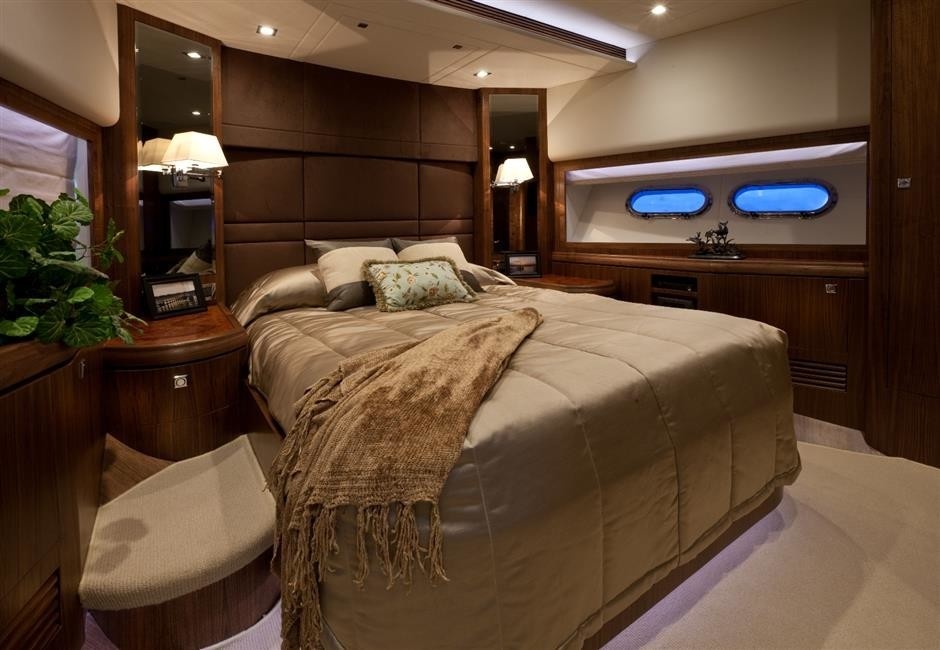 The 25m Yacht WILD DUCK