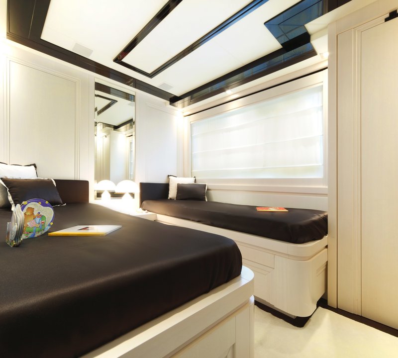 The 26m Yacht SAKATA