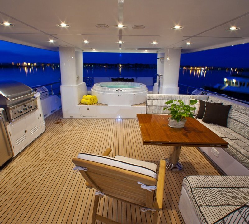The 26m Yacht VIVIERAE