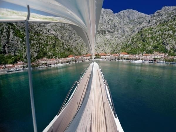The 27m Yacht OOMKA