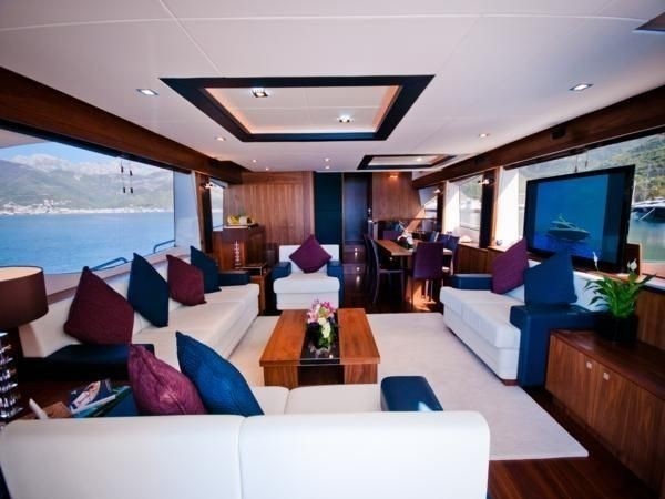 The 27m Yacht OOMKA