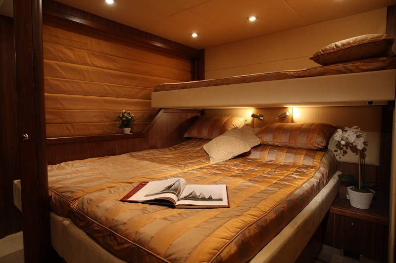 The 28m Yacht HONEY BEAR