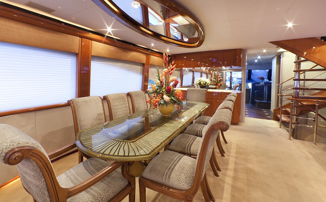 The 28m Yacht YOLY