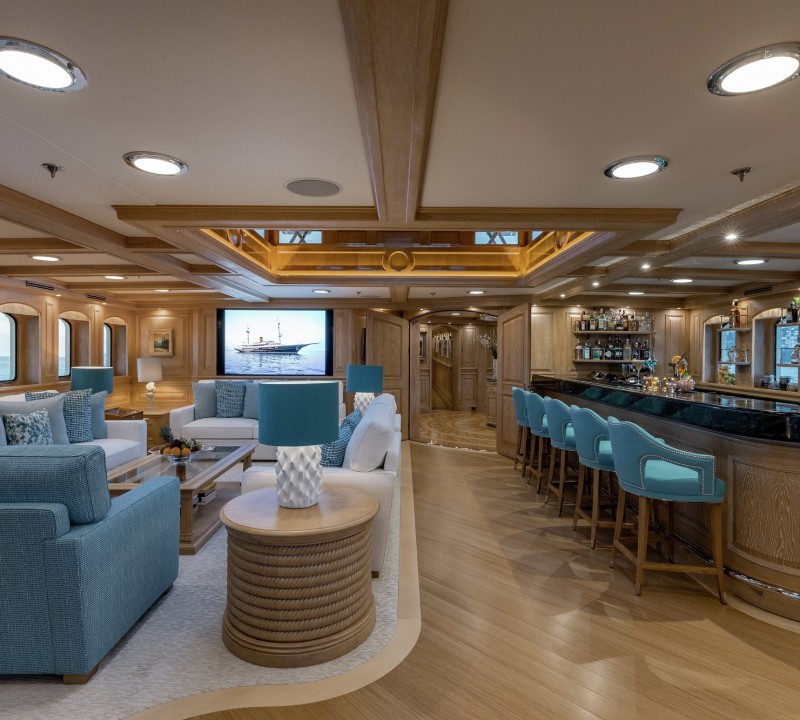 Bar And TV Lounge