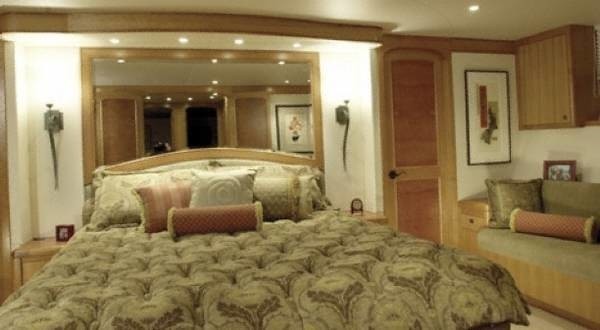 The 30m Yacht BESAME