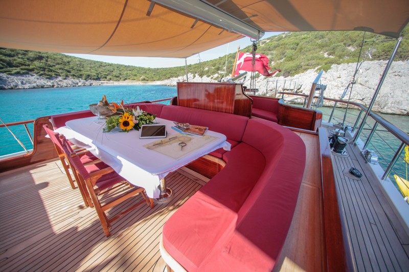 The 30m Yacht CLARISSA