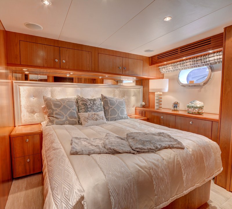 The 30m Yacht CRESCENDO