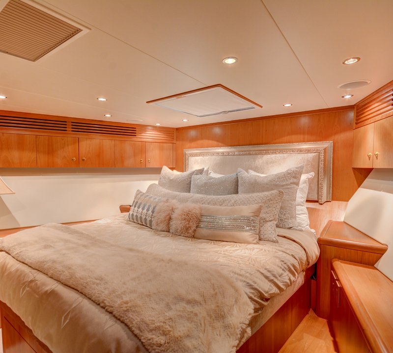 The 30m Yacht CRESCENDO