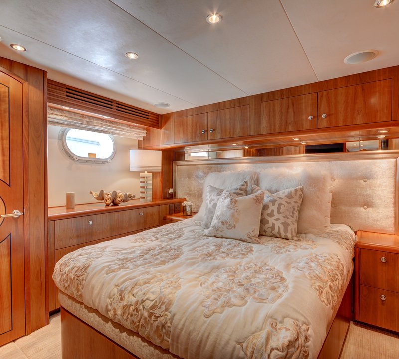 The 30m Yacht CRESCENDO