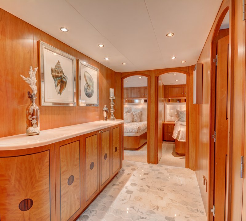 The 30m Yacht CRESCENDO