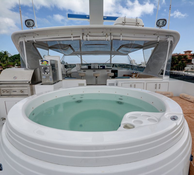 The 30m Yacht CRESCENDO