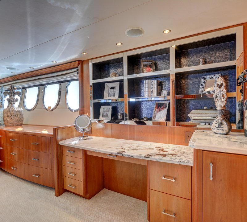 The 30m Yacht CRESCENDO