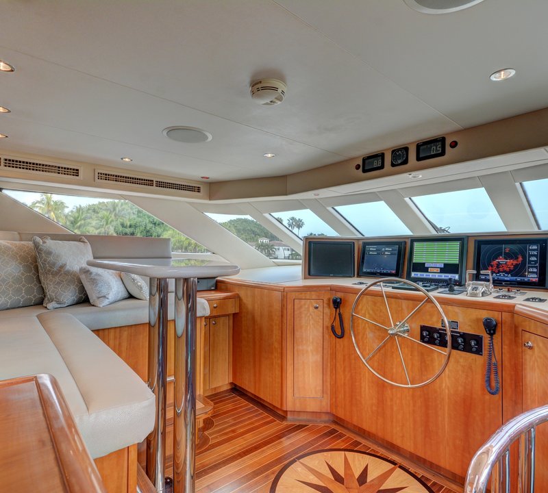 The 30m Yacht CRESCENDO