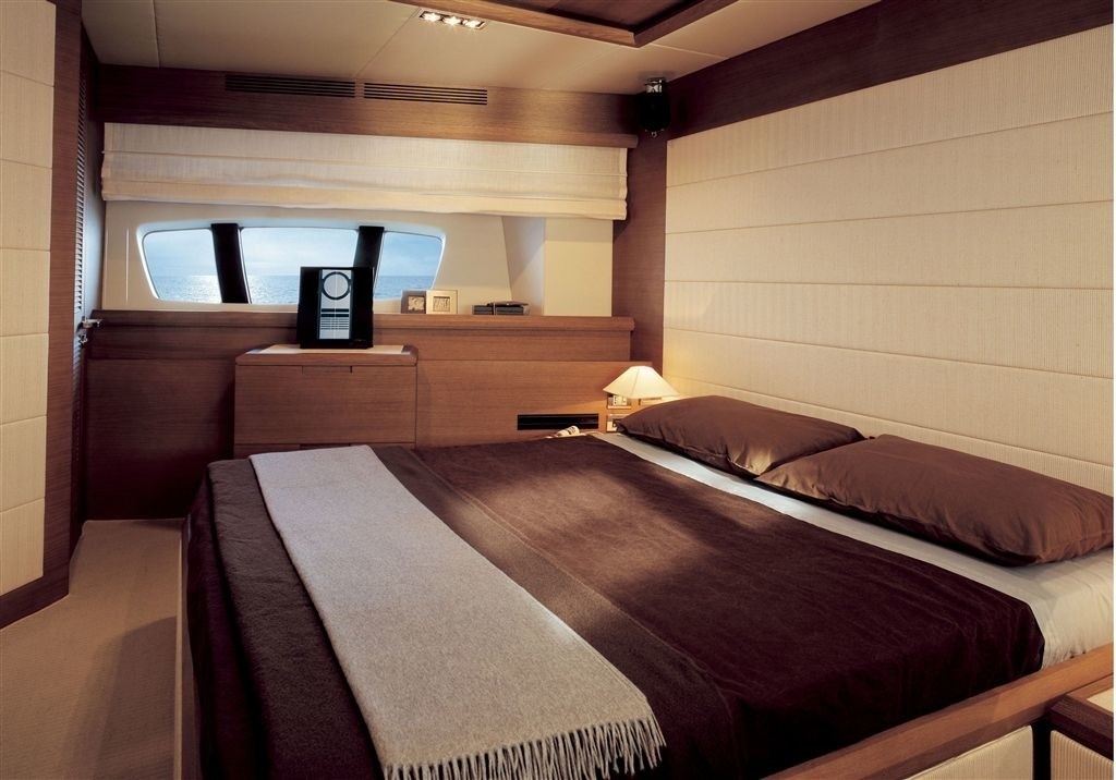 The 30m Yacht CRYSTAL