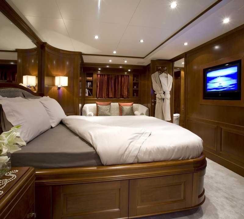 The 30m Yacht JAZZ