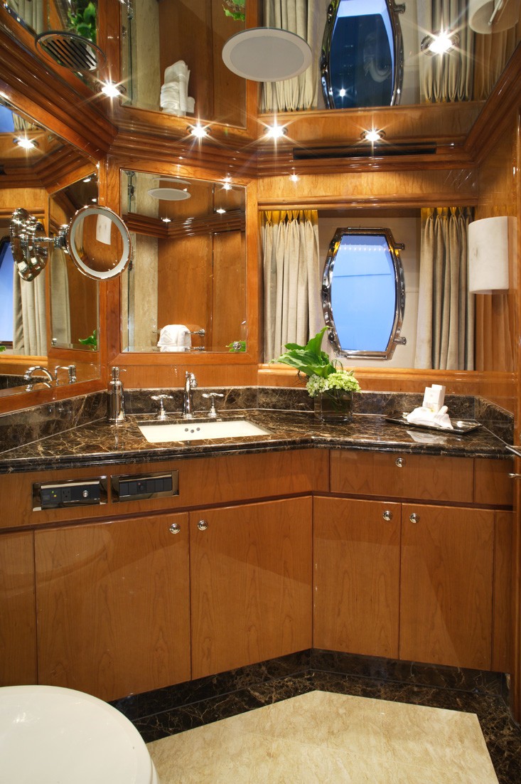 The 30m Yacht LA DOLCE VITA