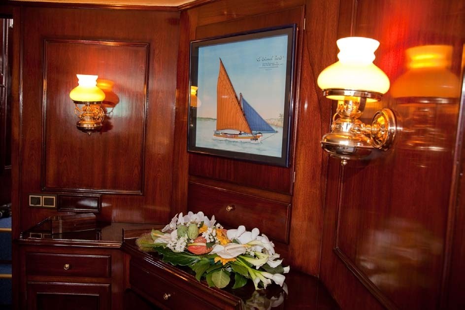 The 30m Yacht LADY ROXANNE