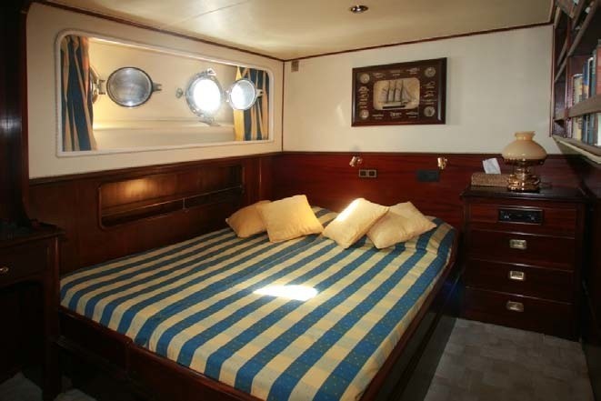 The 30m Yacht LADY ROXANNE