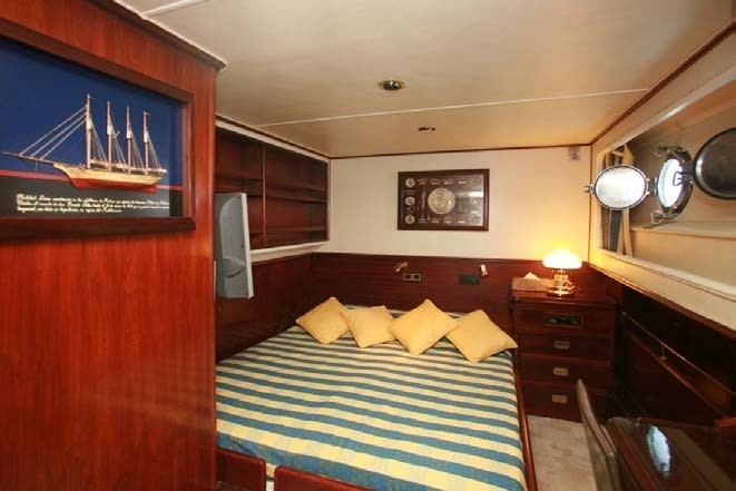 The 30m Yacht LADY ROXANNE