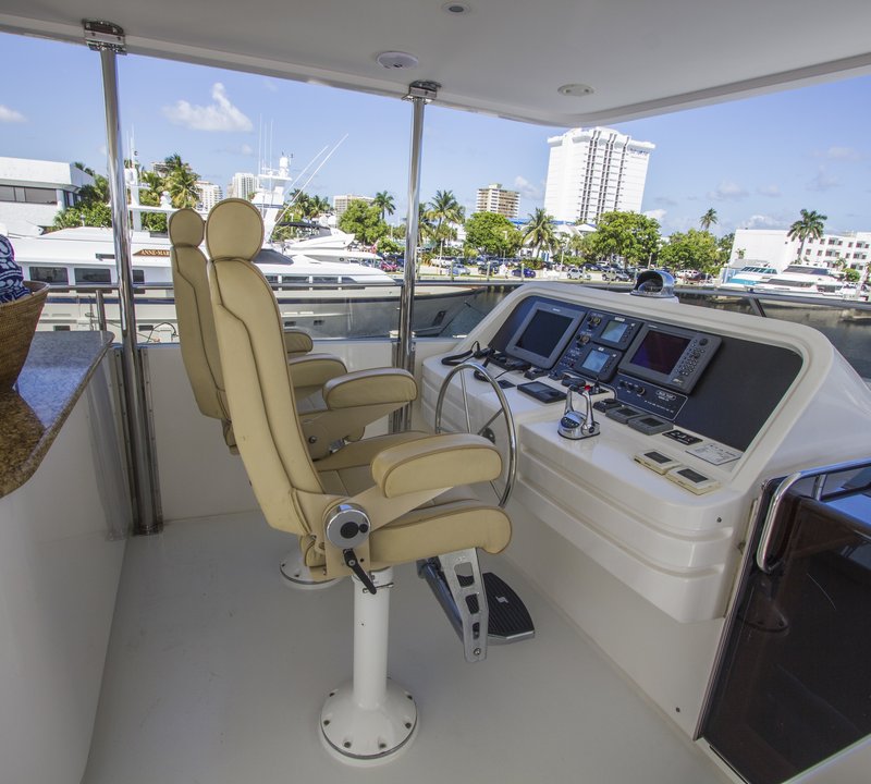 The 30m Yacht LIMITLESS