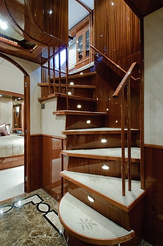 The 30m Yacht LIMITLESS