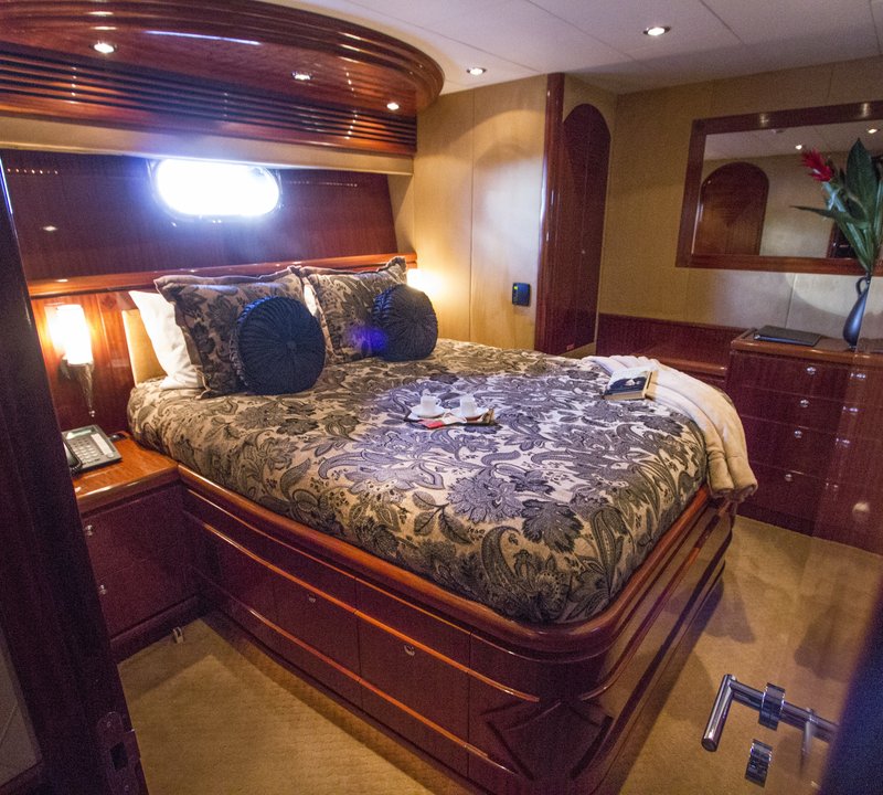 The 30m Yacht LIMITLESS