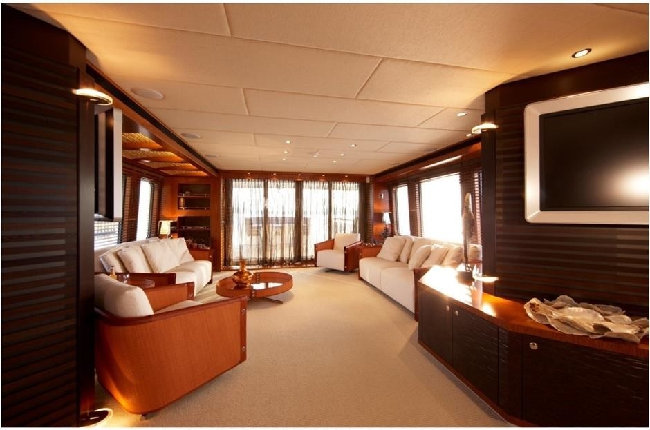 The 30m Yacht MAXIMUS