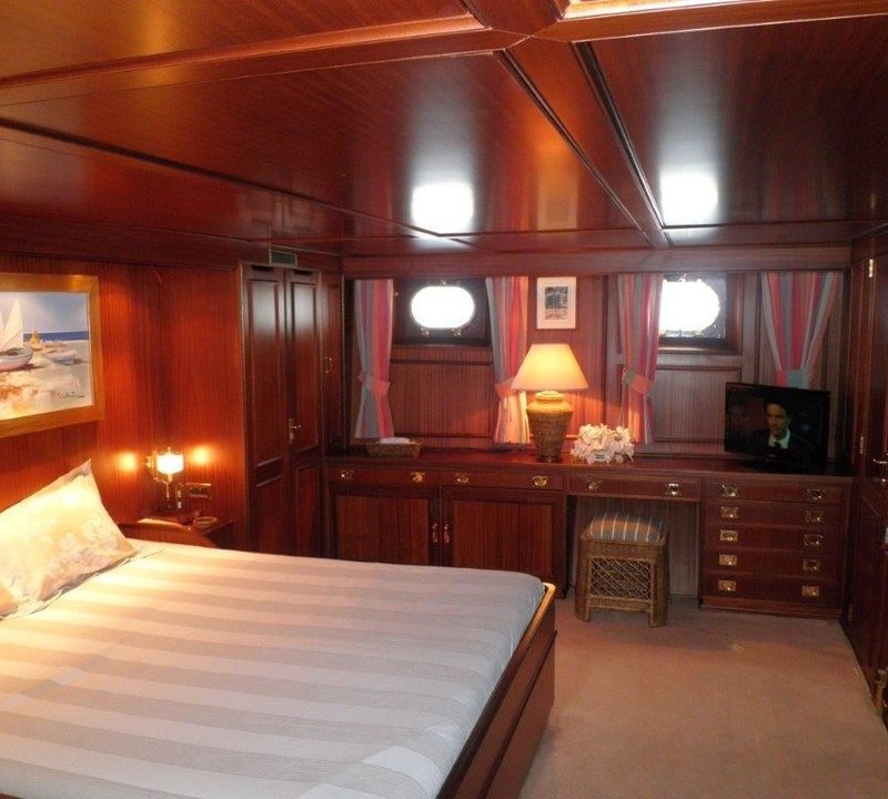 The 30m Yacht SPREZZATURA