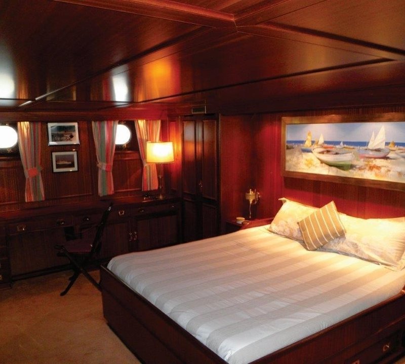 The 30m Yacht SPREZZATURA