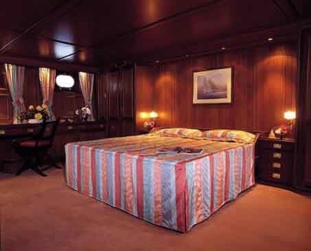 The 30m Yacht SPREZZATURA