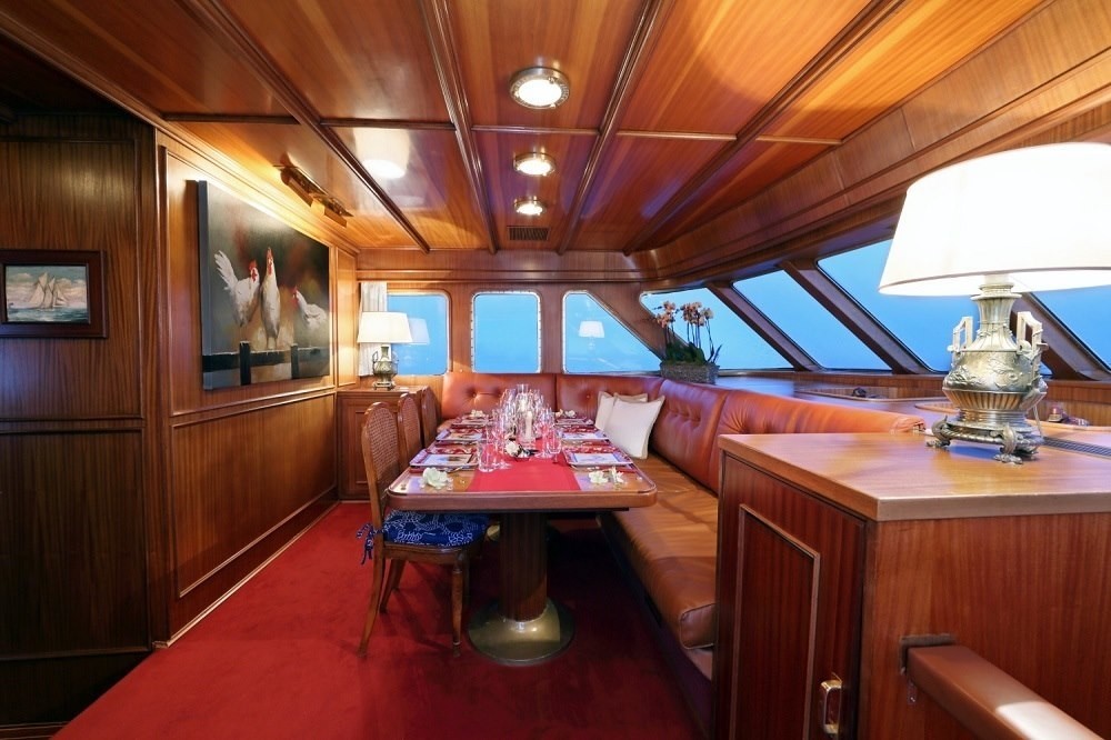 The 30m Yacht SPREZZATURA