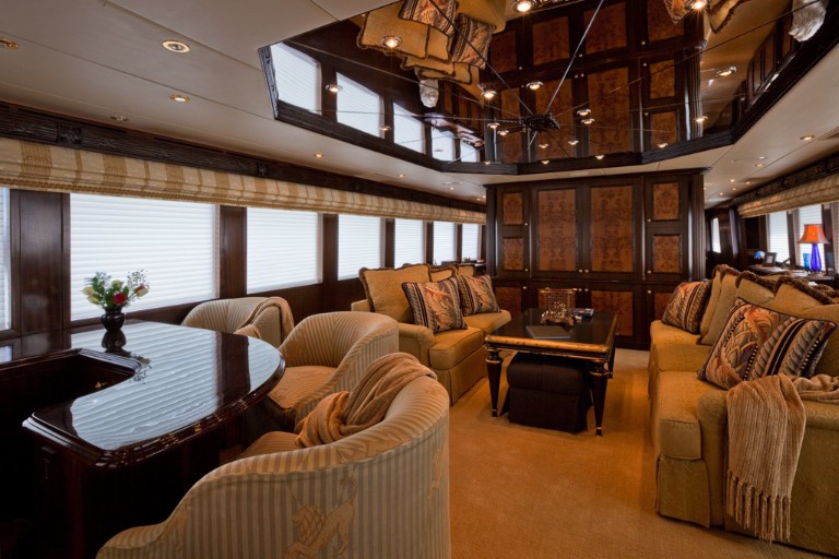 The 30m Yacht SUNDAY MONEY