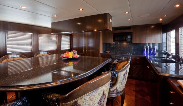 The 30m Yacht SUNDAY MONEY