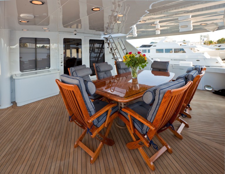 The 30m Yacht SUNDAY MONEY
