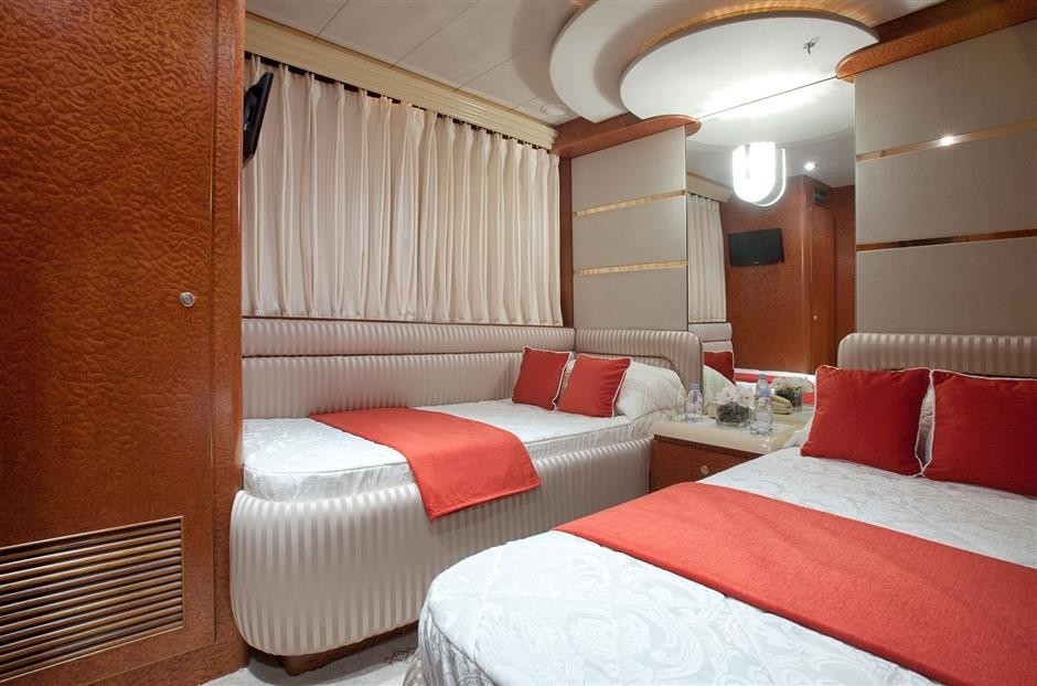 The 30m Yacht SUPERTOY