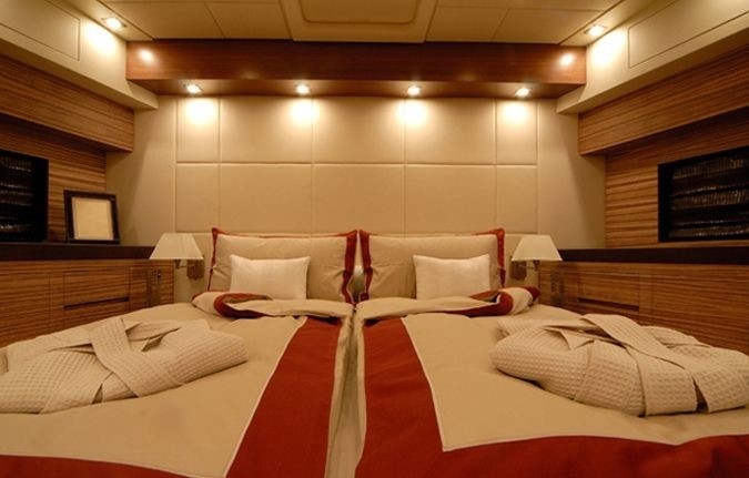 The 31m Yacht ALEON