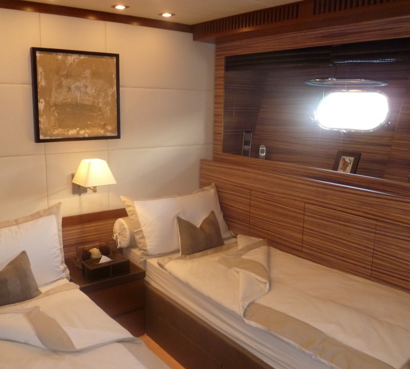 The 31m Yacht ALEON