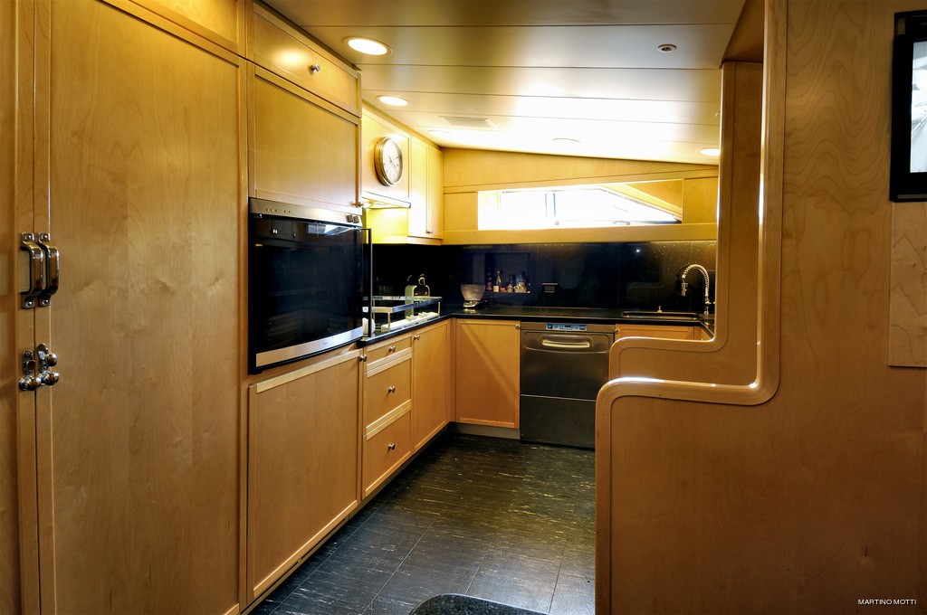 The 31m Yacht ARIA