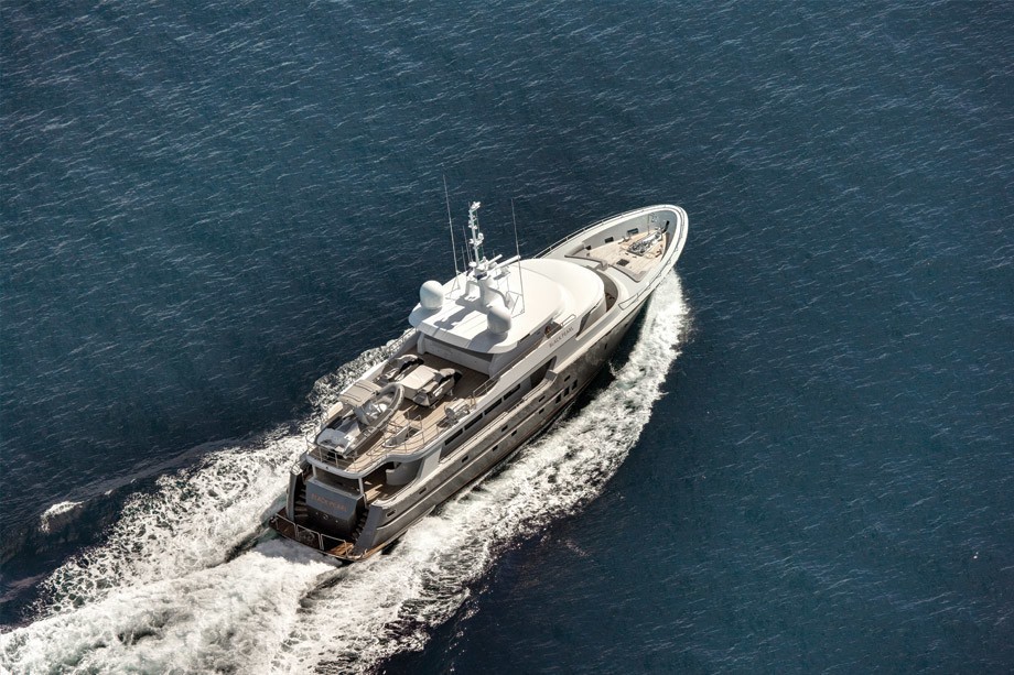 The 31m Yacht BLACK PEARL