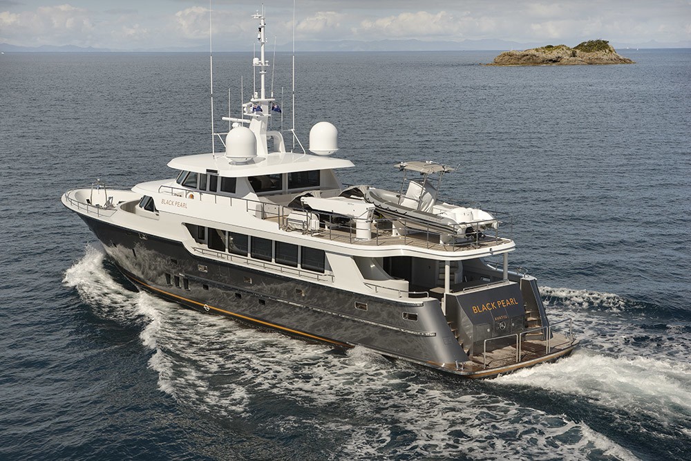 The 31m Yacht BLACK PEARL