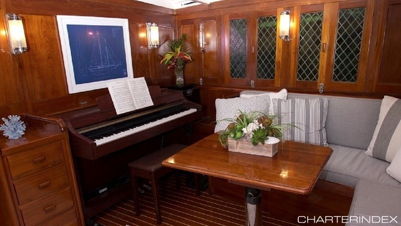 The 31m Yacht EROS