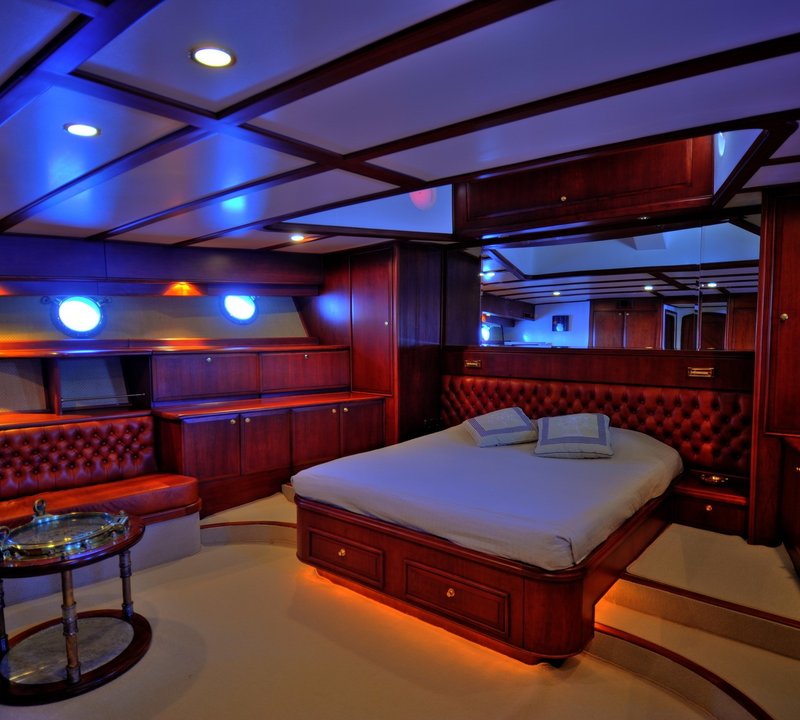 Main Master Cabin On Yacht EL BANDIDO