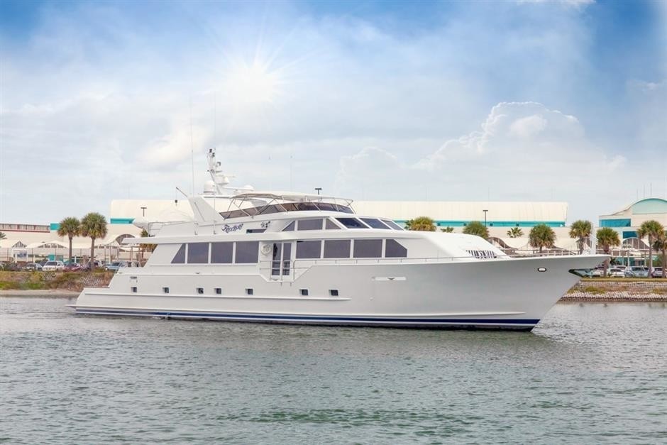 The 32m Yacht FREE BIRD