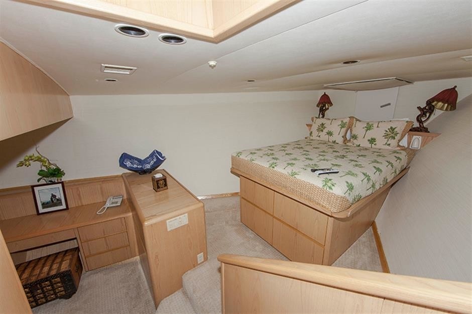 The 32m Yacht FREE BIRD