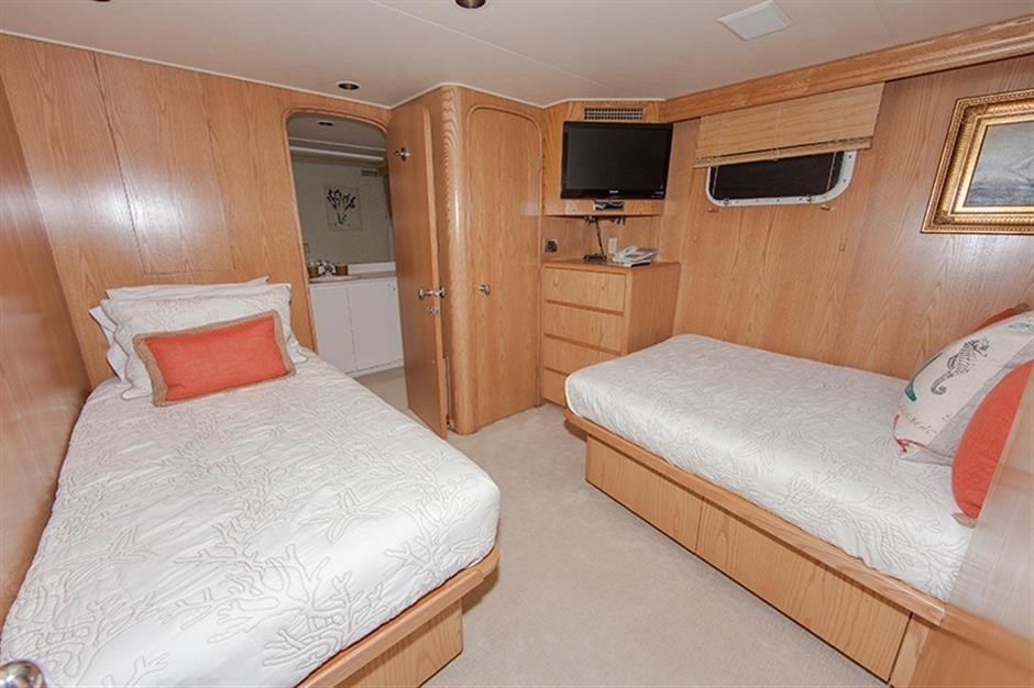 The 32m Yacht FREE BIRD