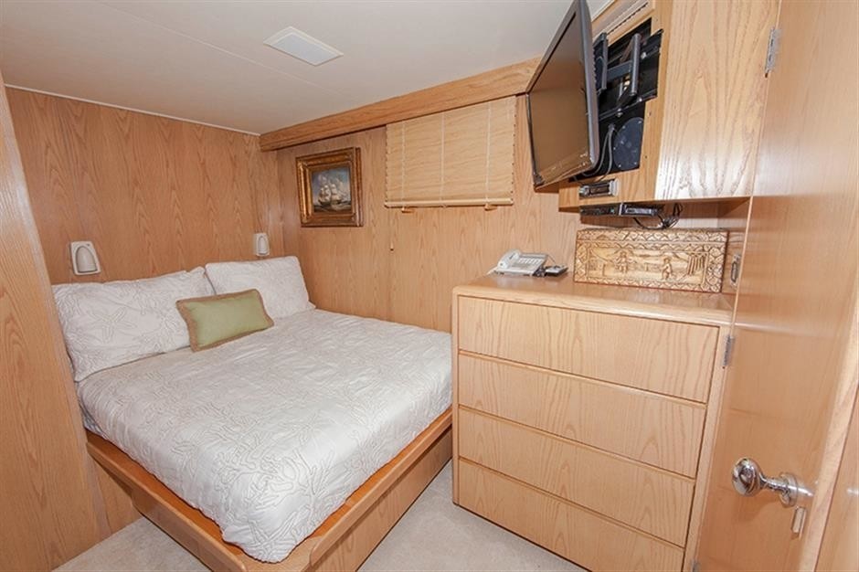 The 32m Yacht FREE BIRD