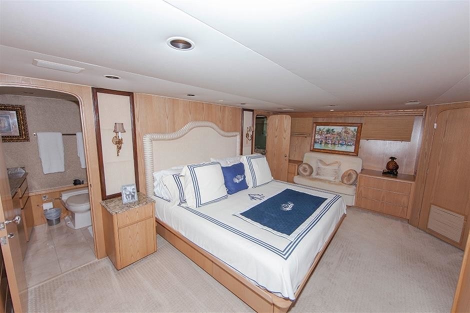 The 32m Yacht FREE BIRD